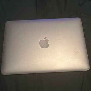 Apple MacBook